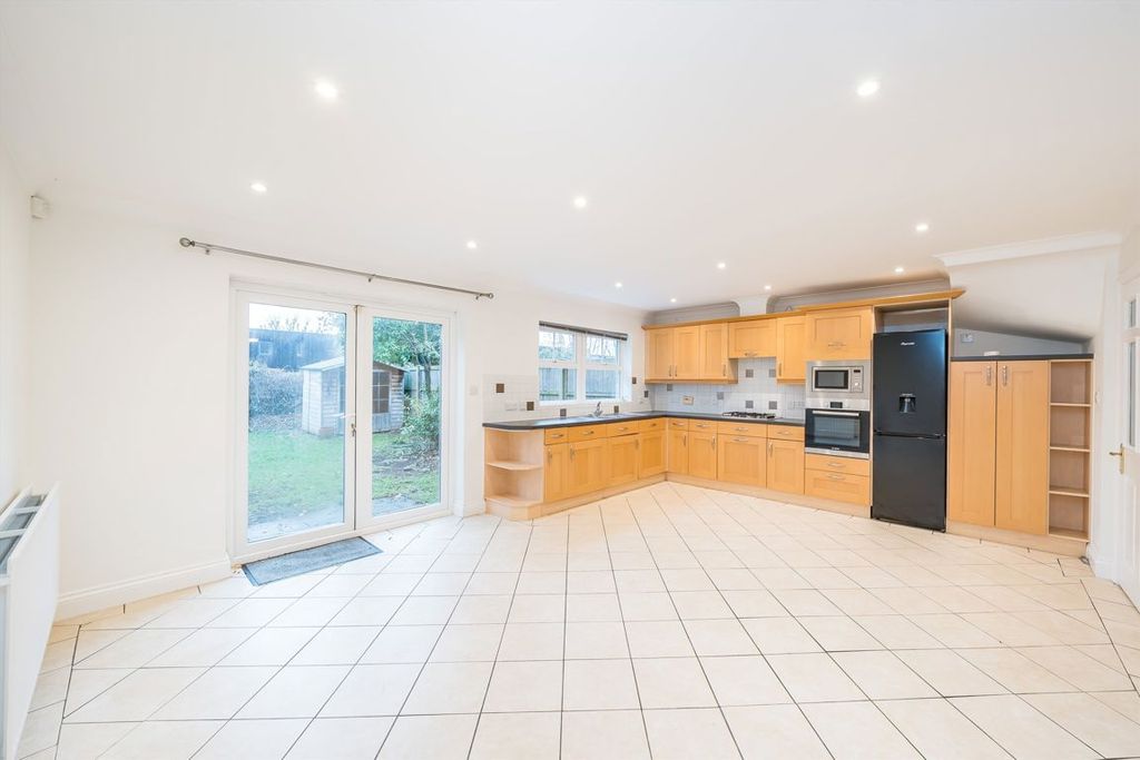 Property photo 3 of 7