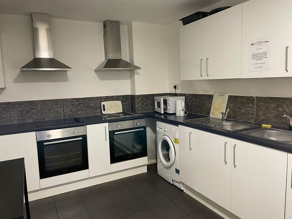 Property photo 1 of 2
