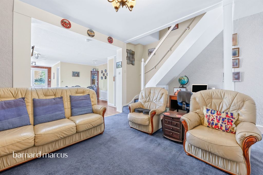 Property photo 3 of 23