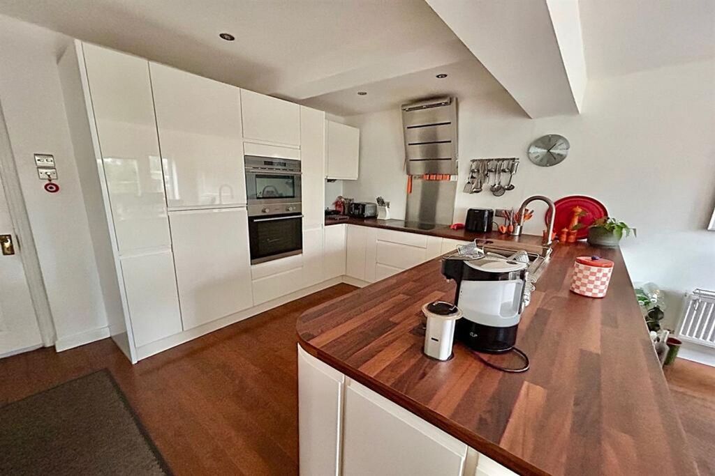 Property photo 3 of 29 Kitchen