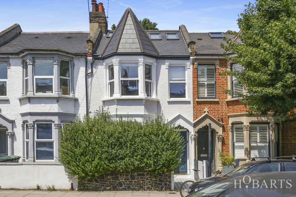 Property photo 1 of 14 Two Bedroom Duplex With Study &amp; Private Roof Terrace