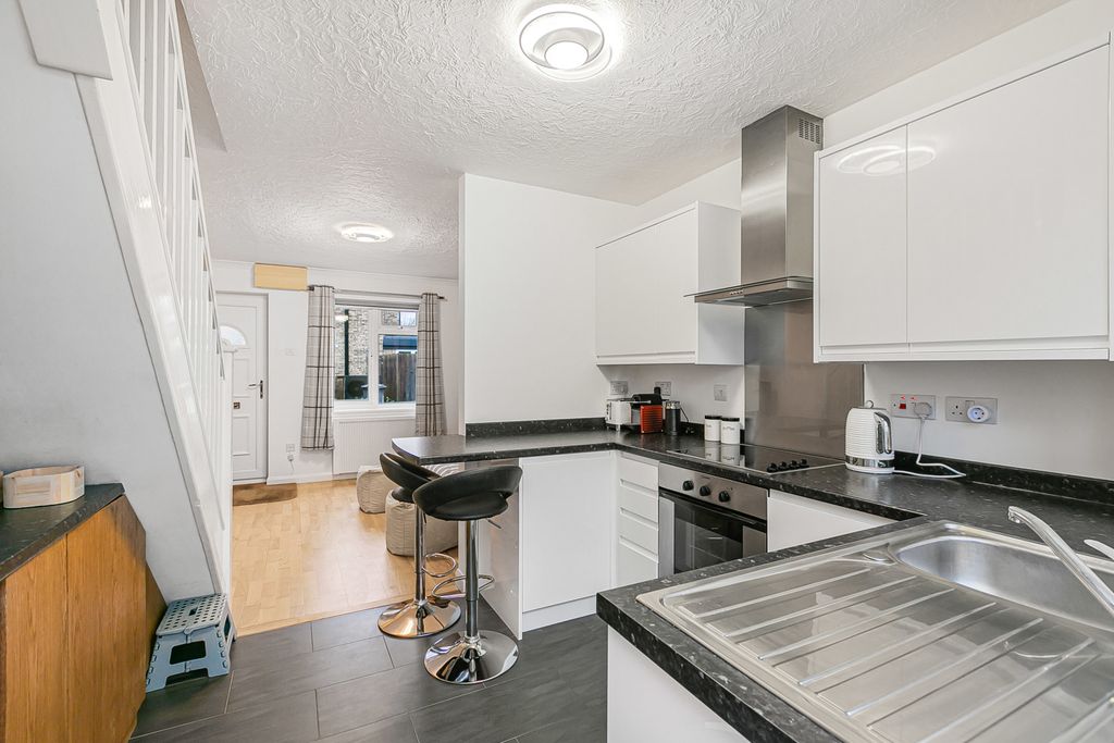 Property photo 3 of 20 Kitchen