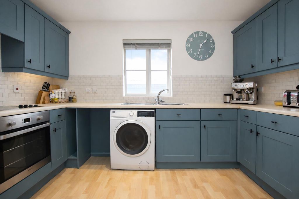 Property photo 2 of 10 2F1Eb604-0089-459B-A2A0-1E9Ae93B6c5B.Png