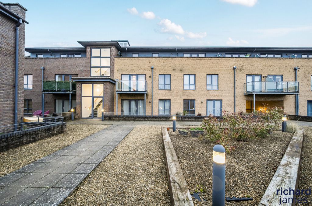 Property photo 1 of 13 7B90F01F75554c699Bc1651c8d7Aa199