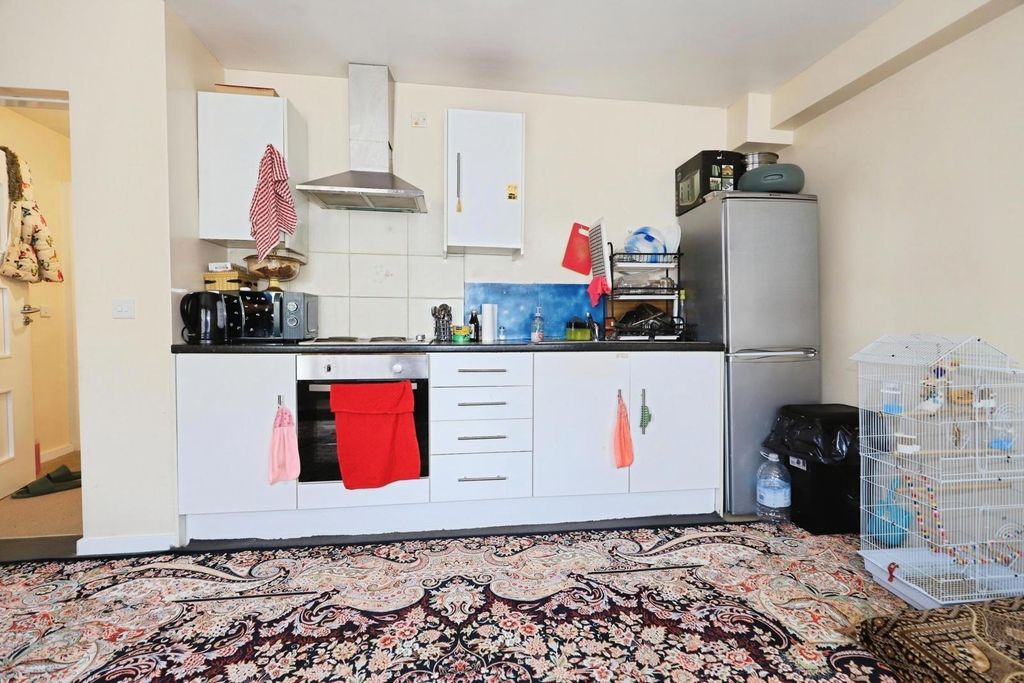 Property photo 3 of 9 Pbox-Img.Jpg