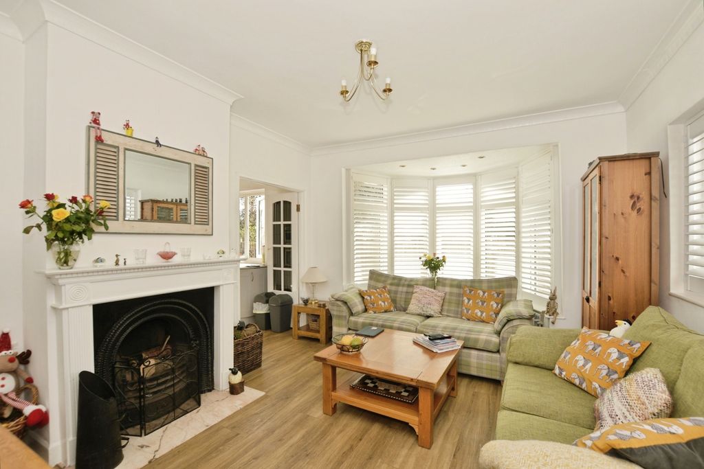 Property photo 2 of 18 Photo