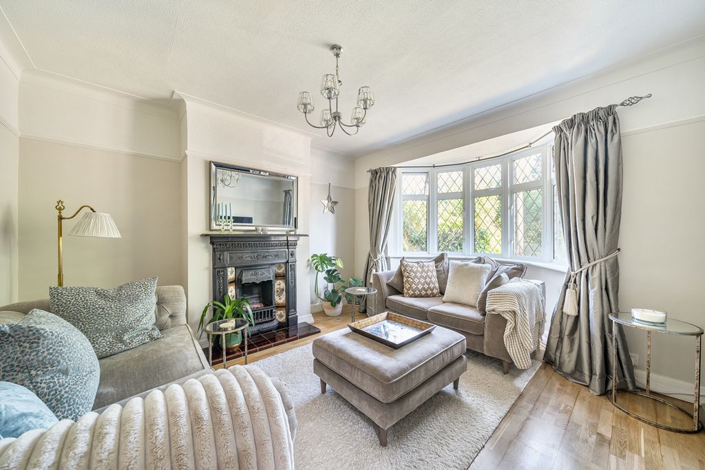 Property photo 2 of 22 1320537-10-686d4A...