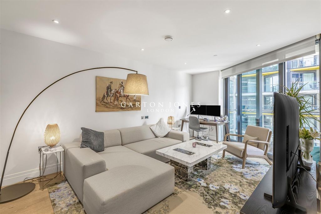 Property photo 1 of 22 Reception