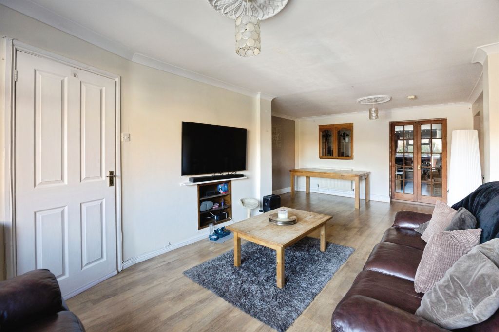 Property photo 2 of 22