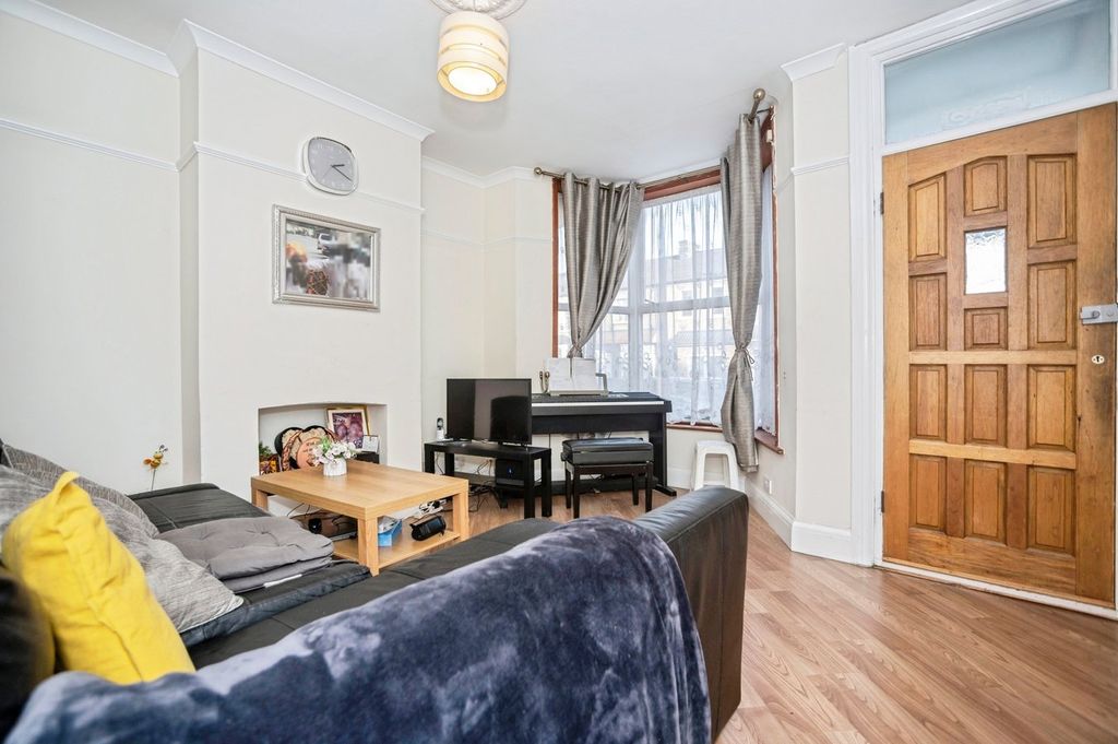 Property photo 2 of 14