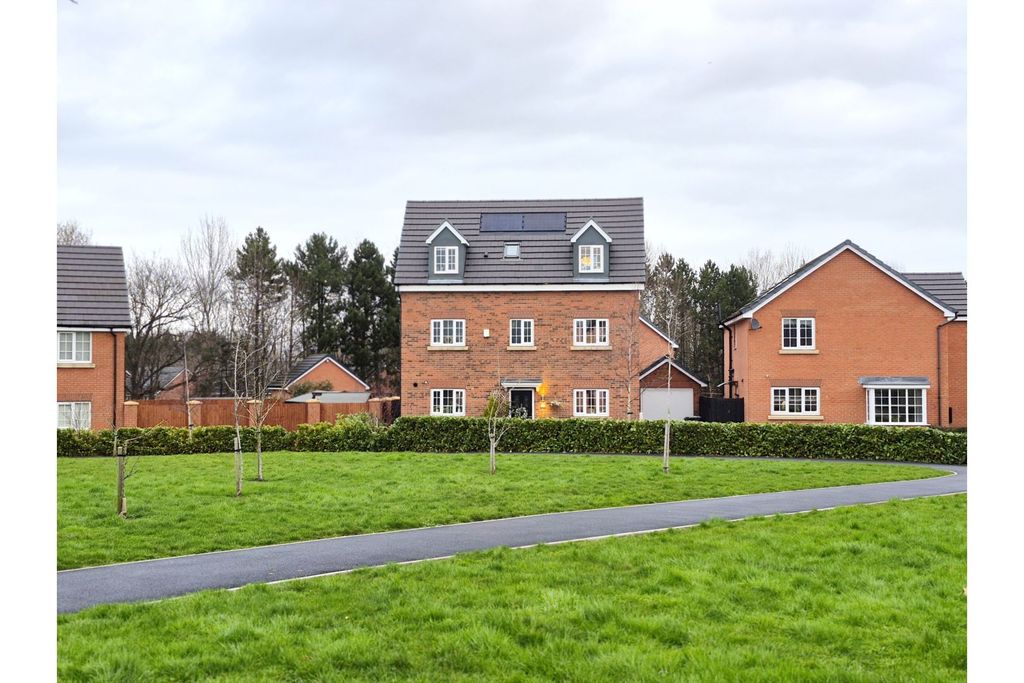 Property photo 2 of 19