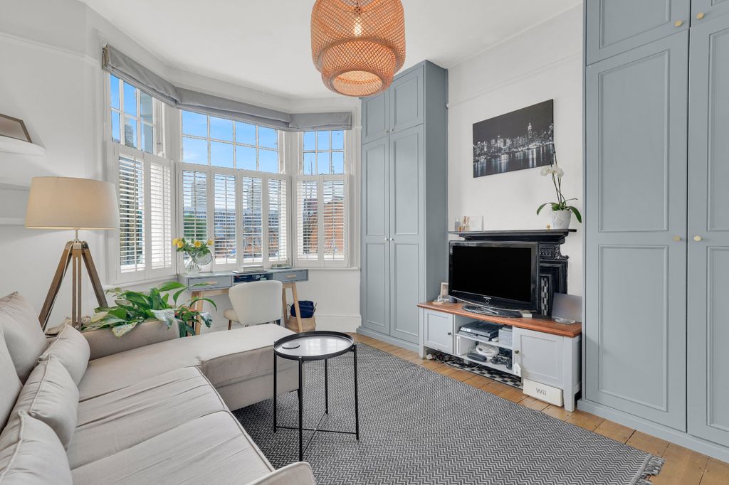 Property photo 2 of 18