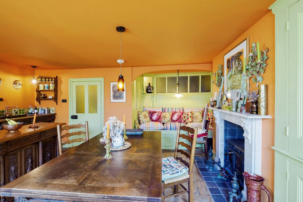 Property photo 3 of 15 Kitchen