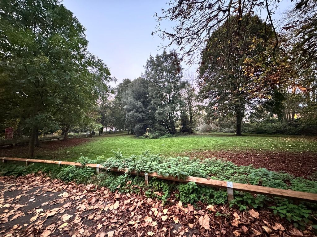 Property photo 3 of 4