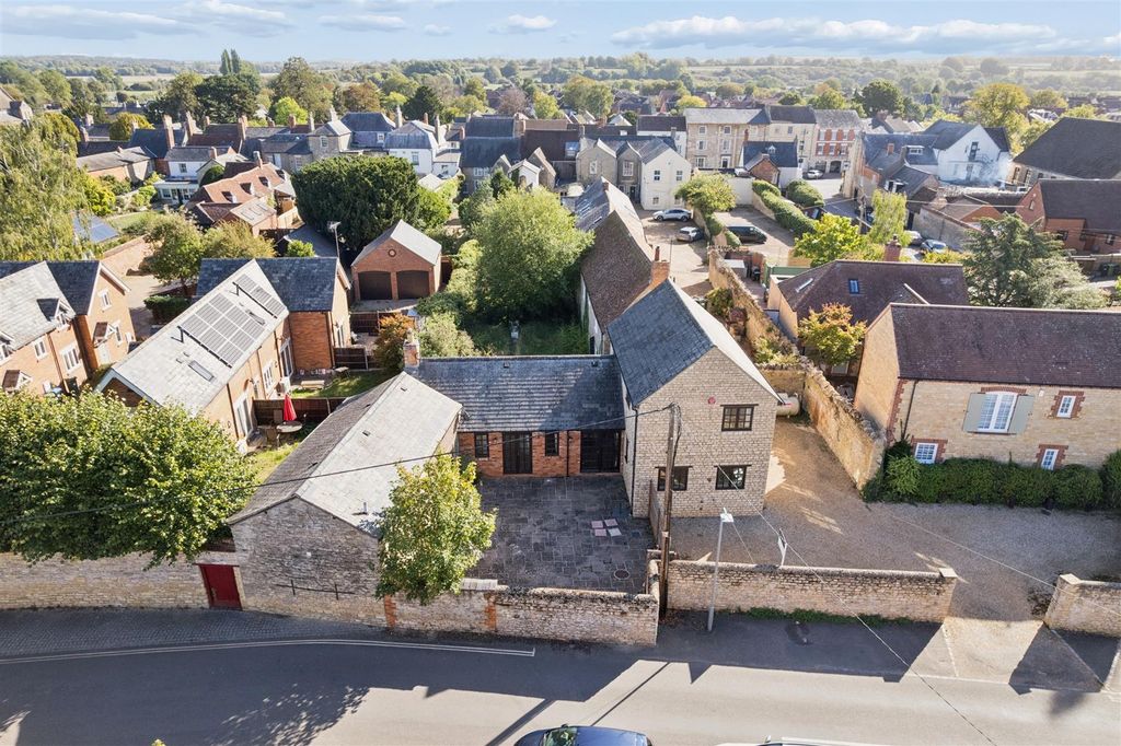 Property photo 2 of 23 Dji_0006-F679B624290B730382F5F65369F37161.Jpg
