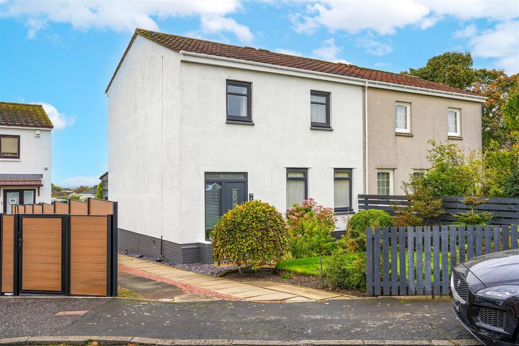 Property photo 2 of 40