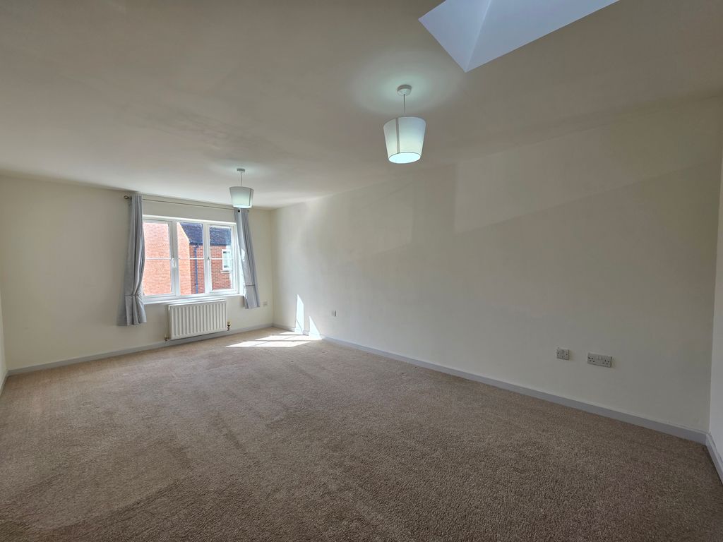 Property photo 3 of 12 Image