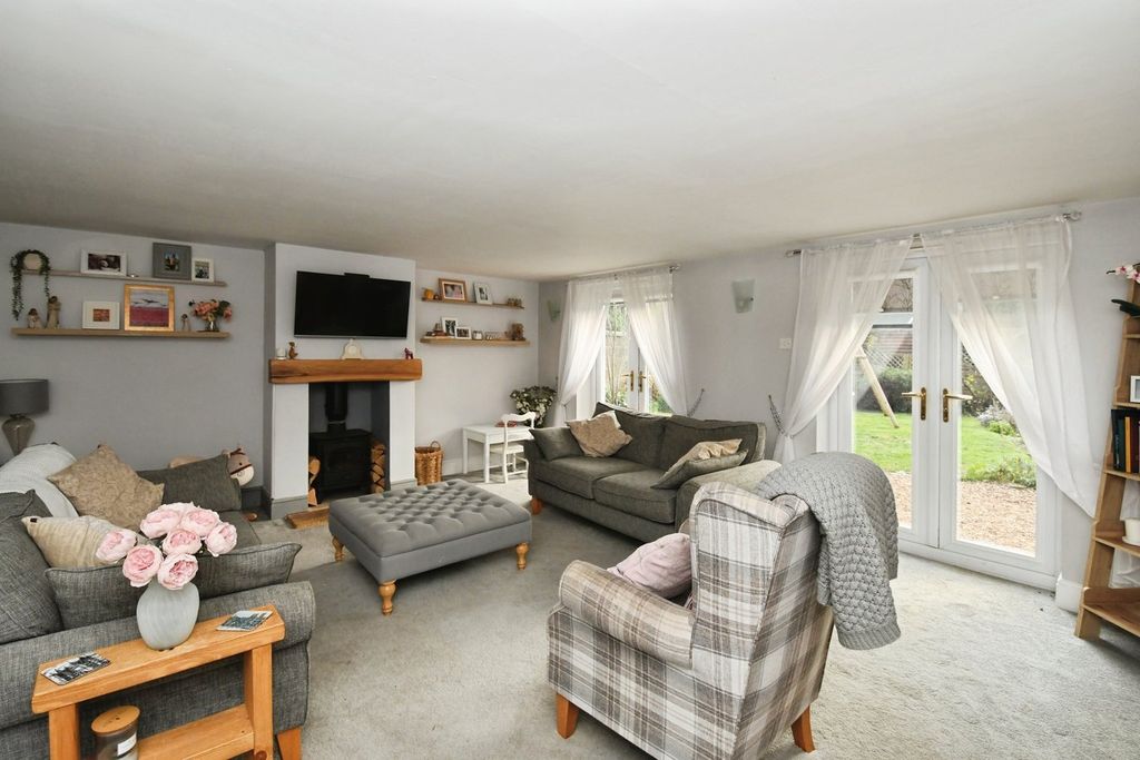 Property photo 2 of 24