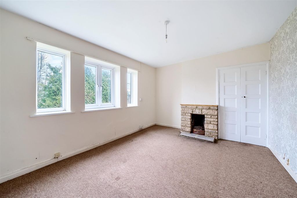 Property photo 2 of 17 Sitting Room