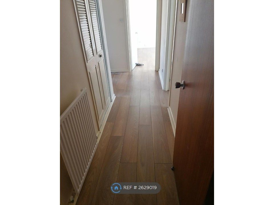 Property photo 3 of 10 Entrance