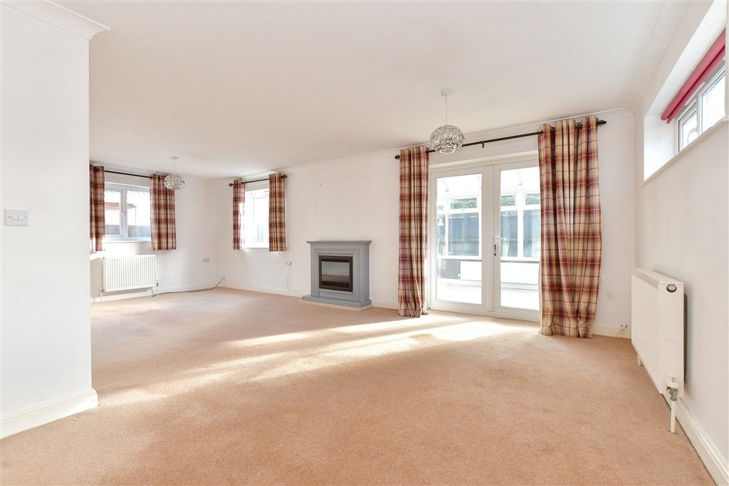 Property photo 3 of 15 Lounge/Dining Room