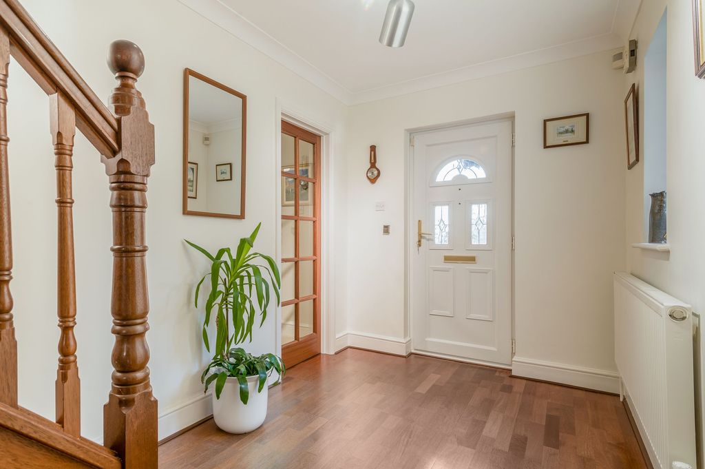 Property photo 2 of 29