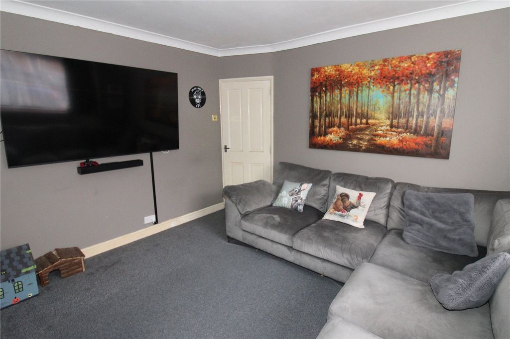 Property photo 2 of 15 Picture No. 13