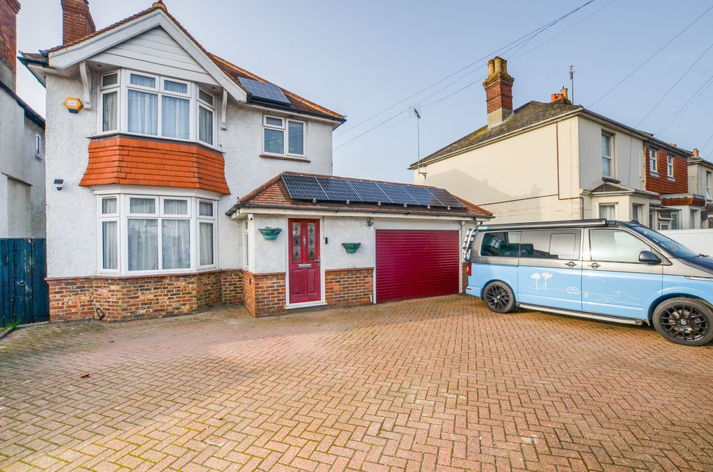 Property photo 1 of 33