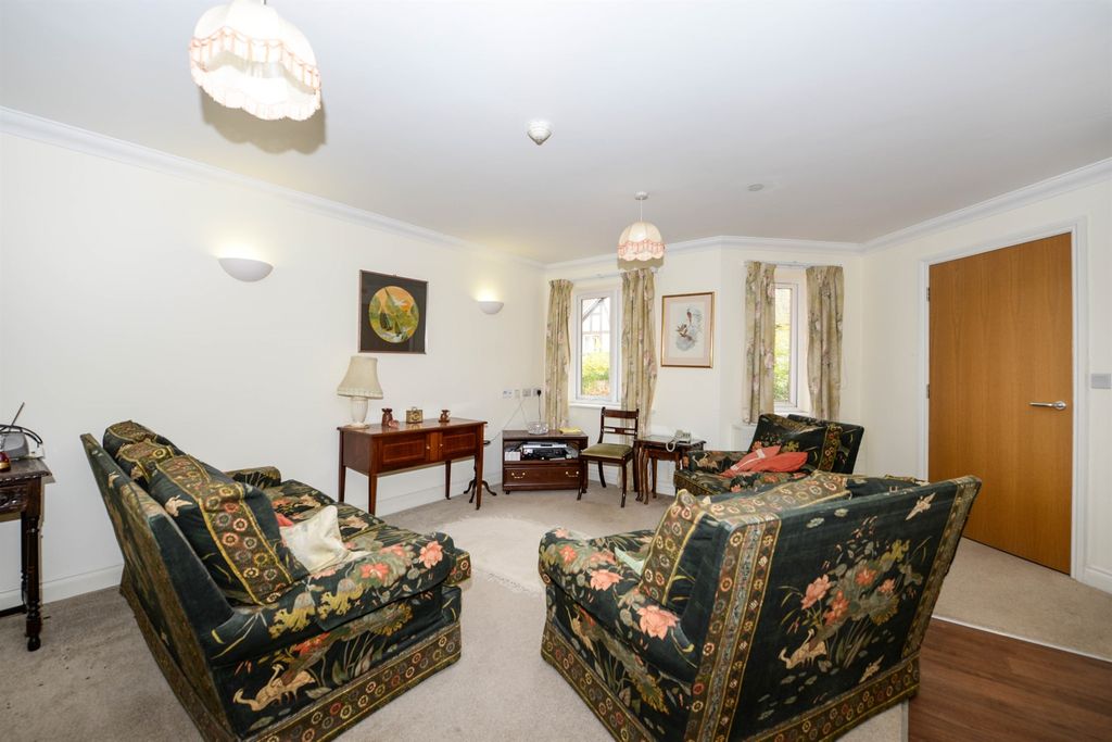 Property photo 2 of 13