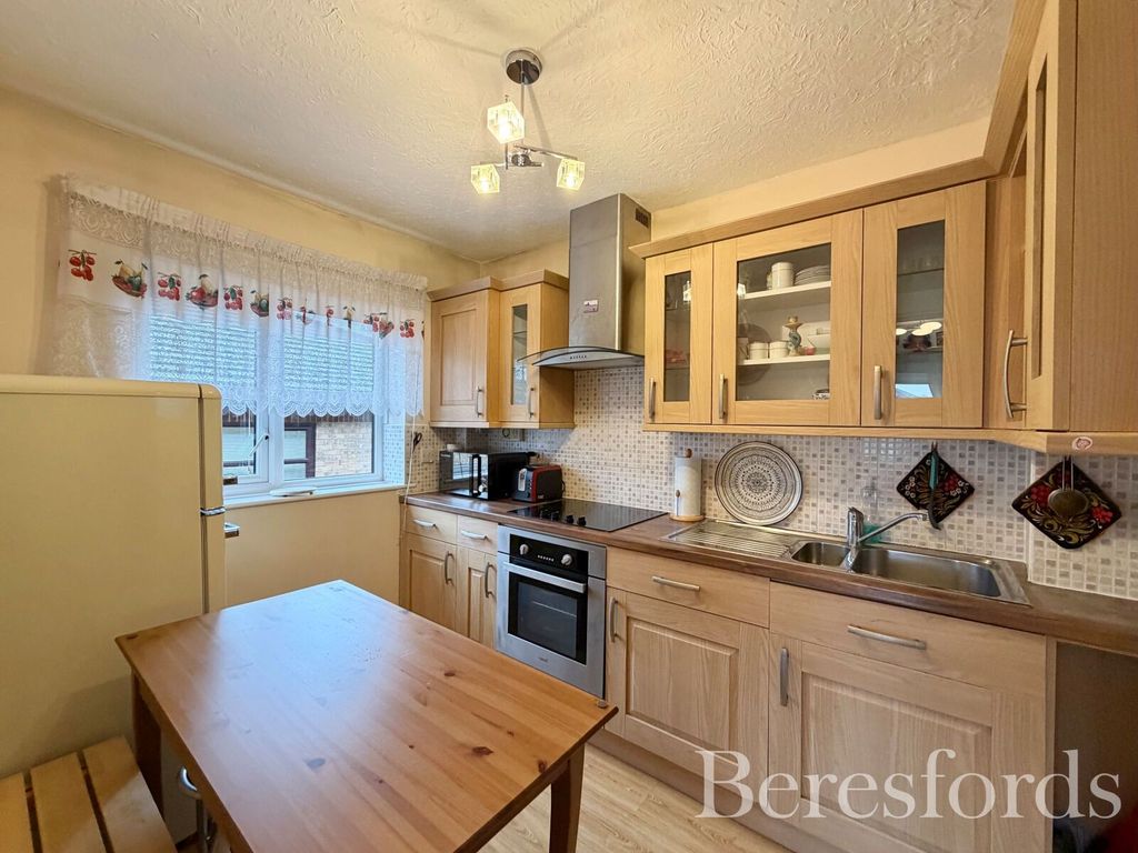 Property photo 2 of 16 Picture No. 10