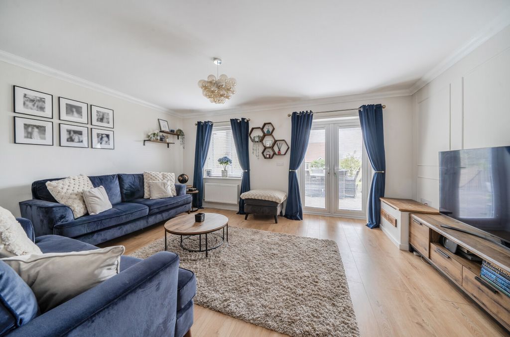 Property photo 2 of 21 1440193-18-69Df97...