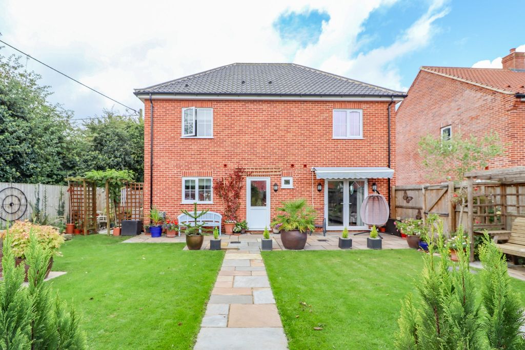 Property photo 2 of 35 4527755