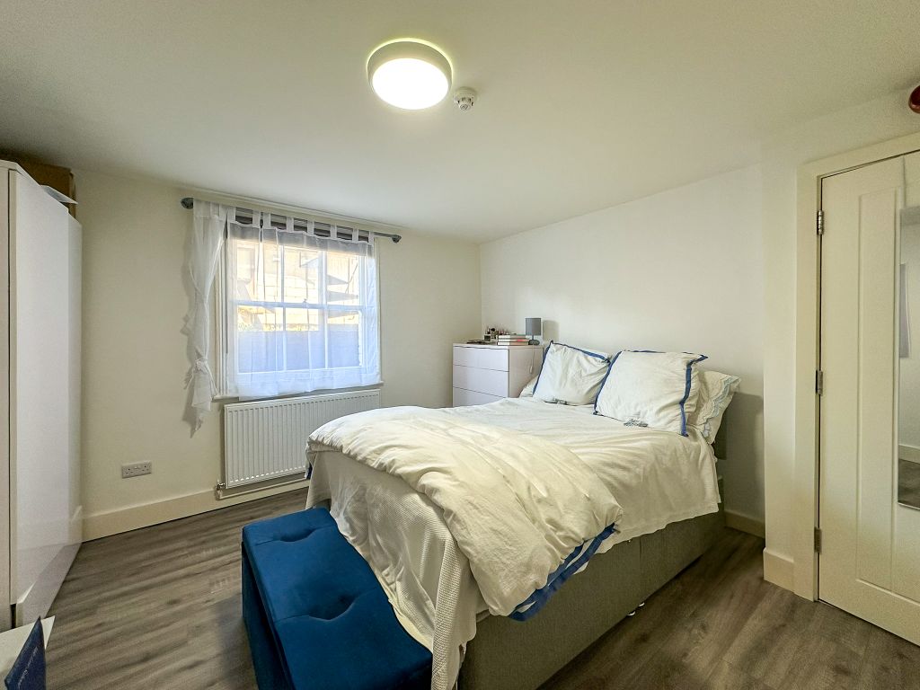 Property photo 2 of 12 Bedroom (1)