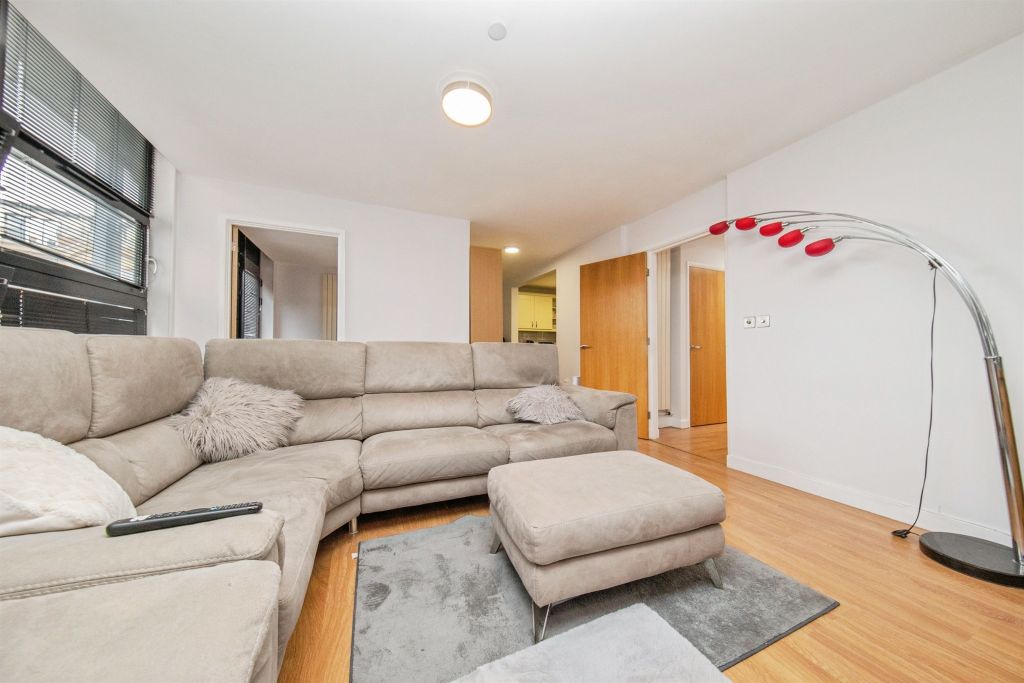 Property photo 2 of 11