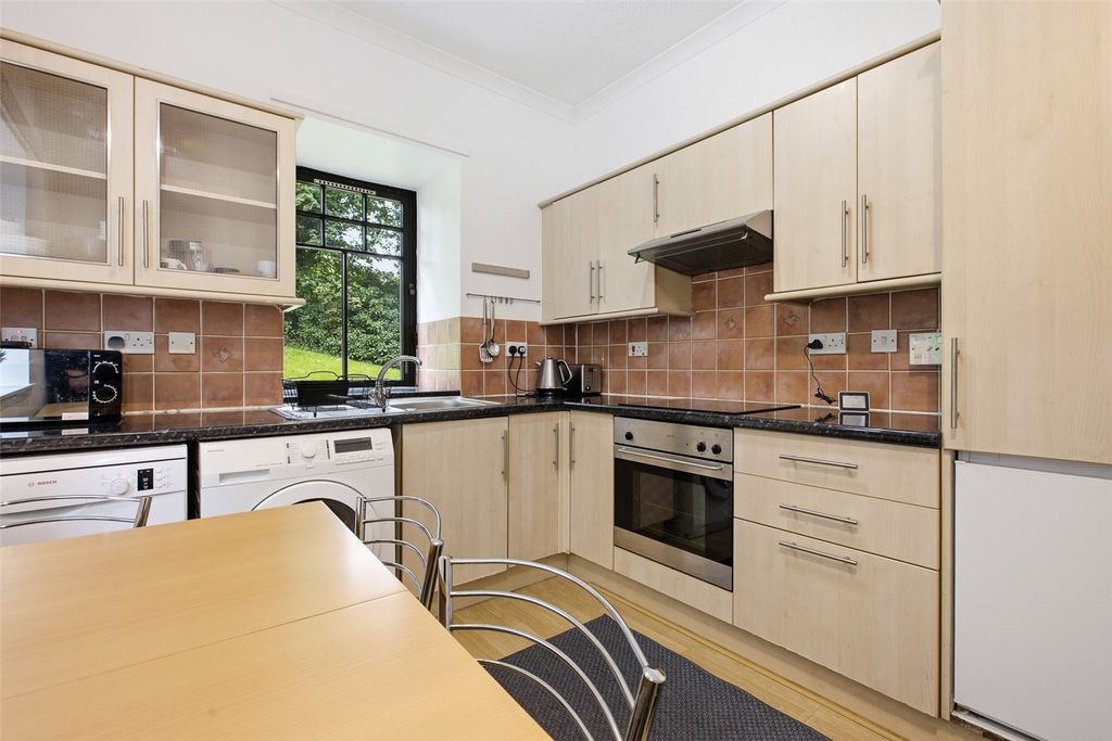 Property photo 3 of 17 Kitchen