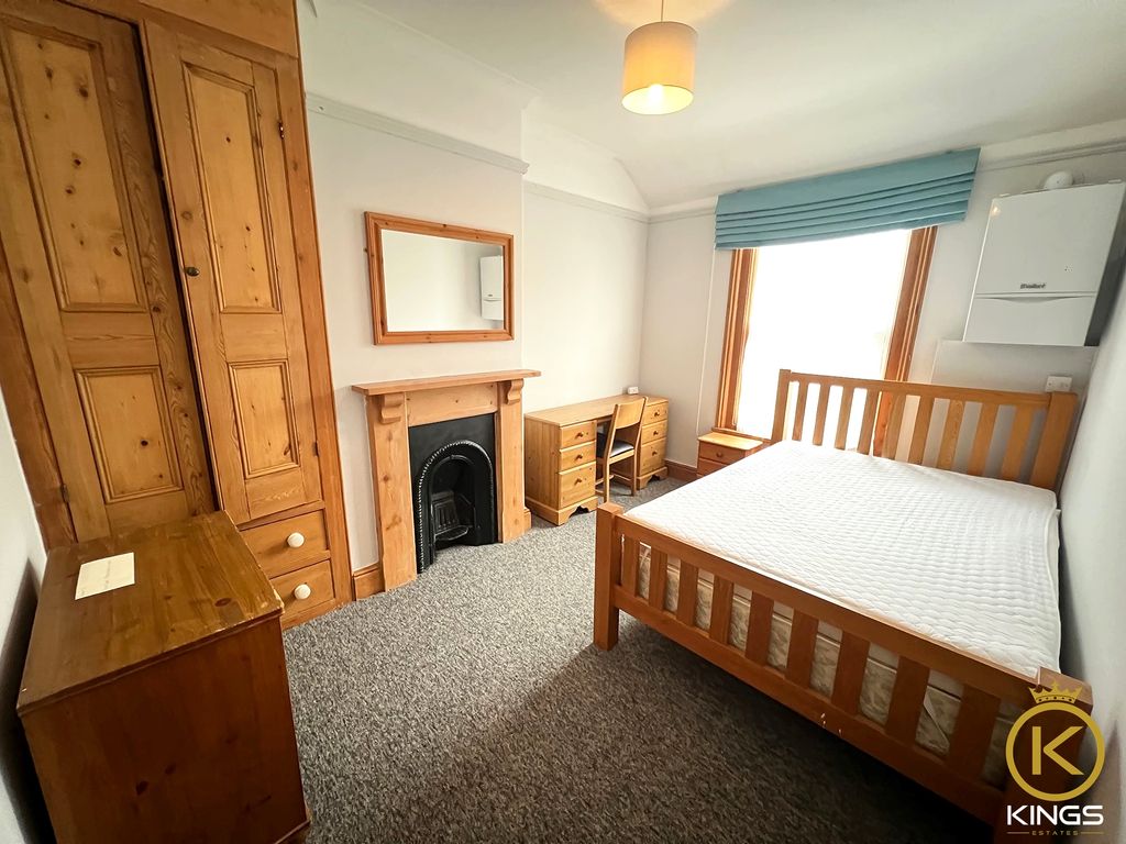 Property photo 3 of 10 7