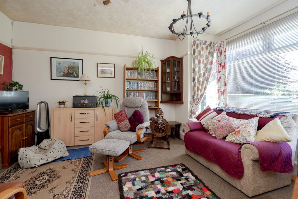 Property photo 3 of 16