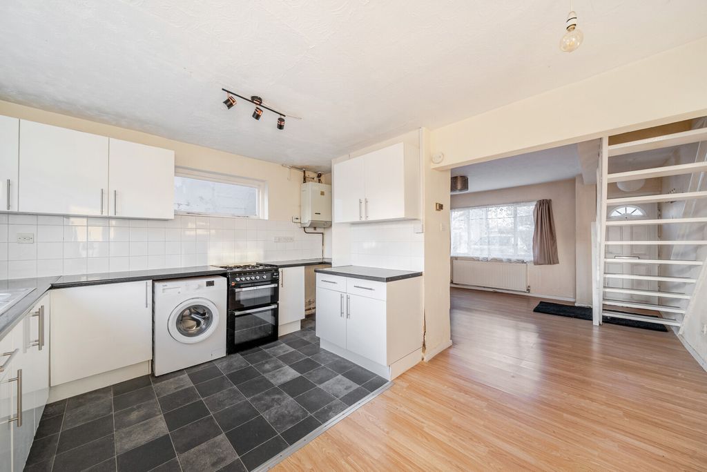 Property photo 3 of 19 1404771-4-6979Cf2...