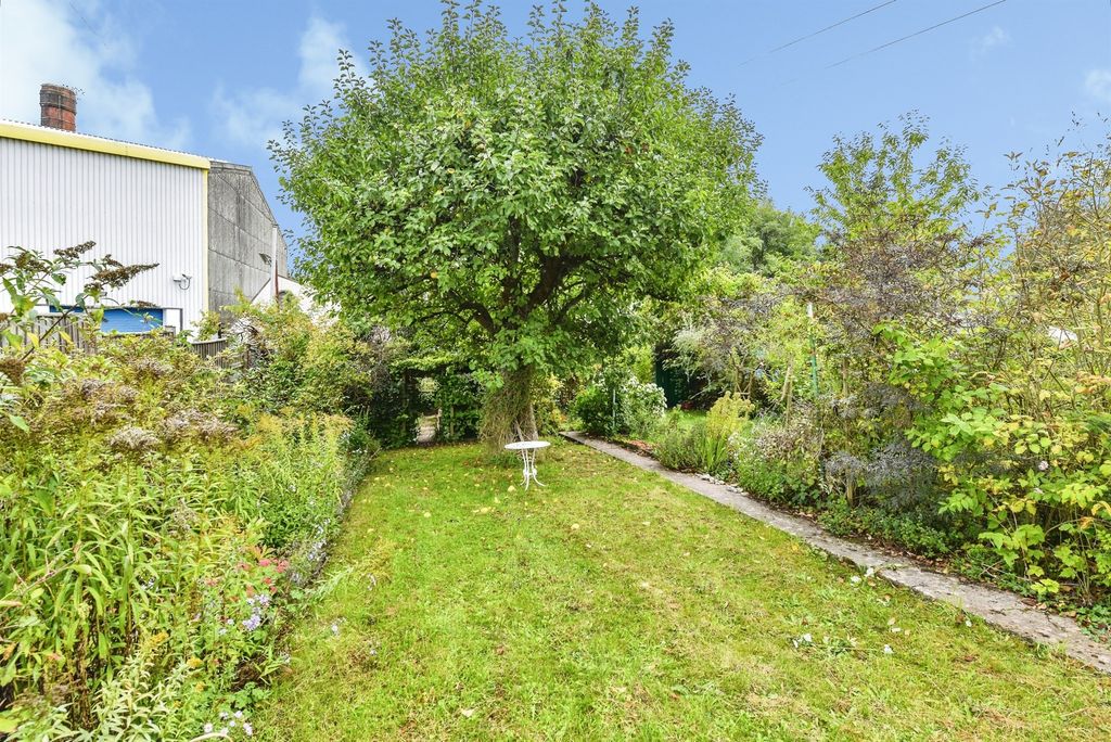 Property photo 3 of 14