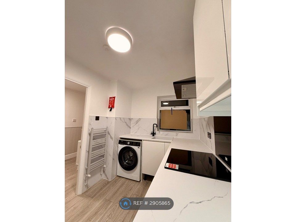 Property photo 2 of 33 Kitchen