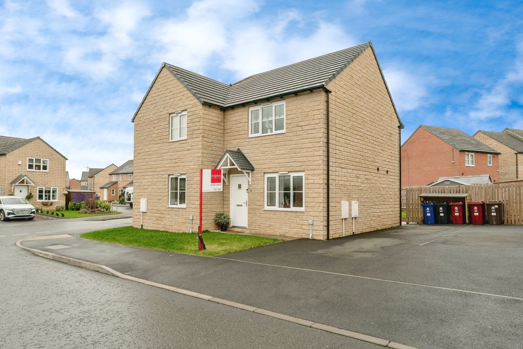 Property photo 1 of 16 External