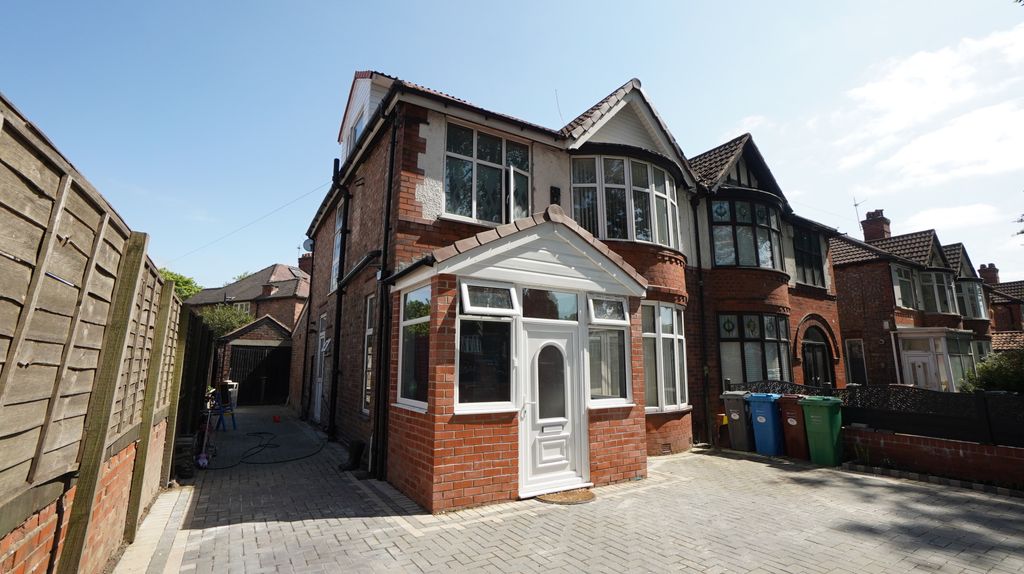 Property photo 2 of 20