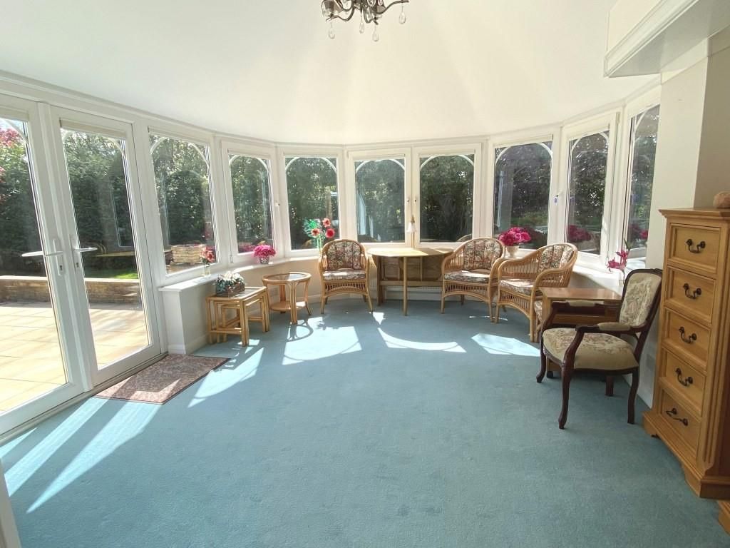 Property photo 3 of 15 Conservatory New.Jpg