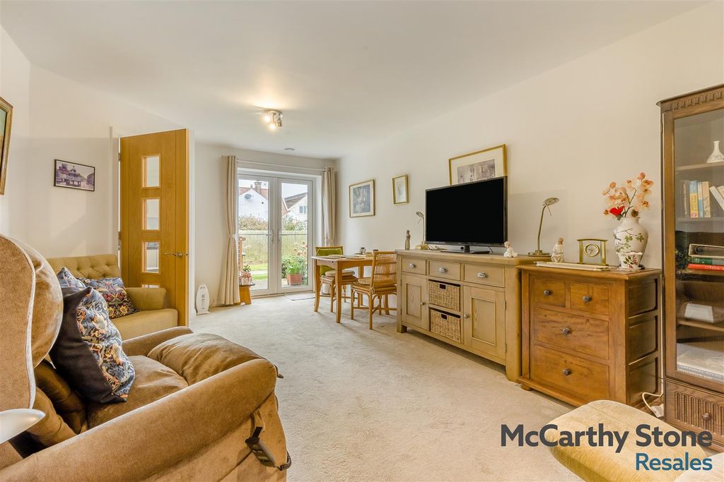 Property photo 2 of 20 8683819-Interior14.Jpg