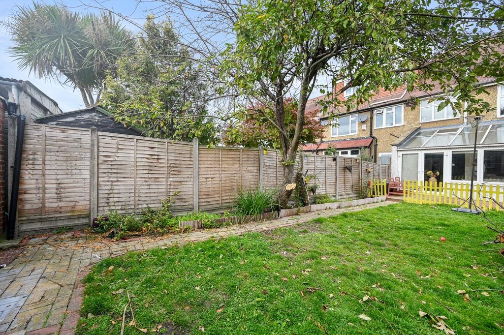 Property photo 2 of 11