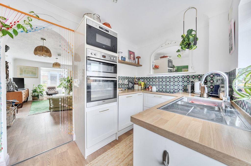 Property photo 3 of 21