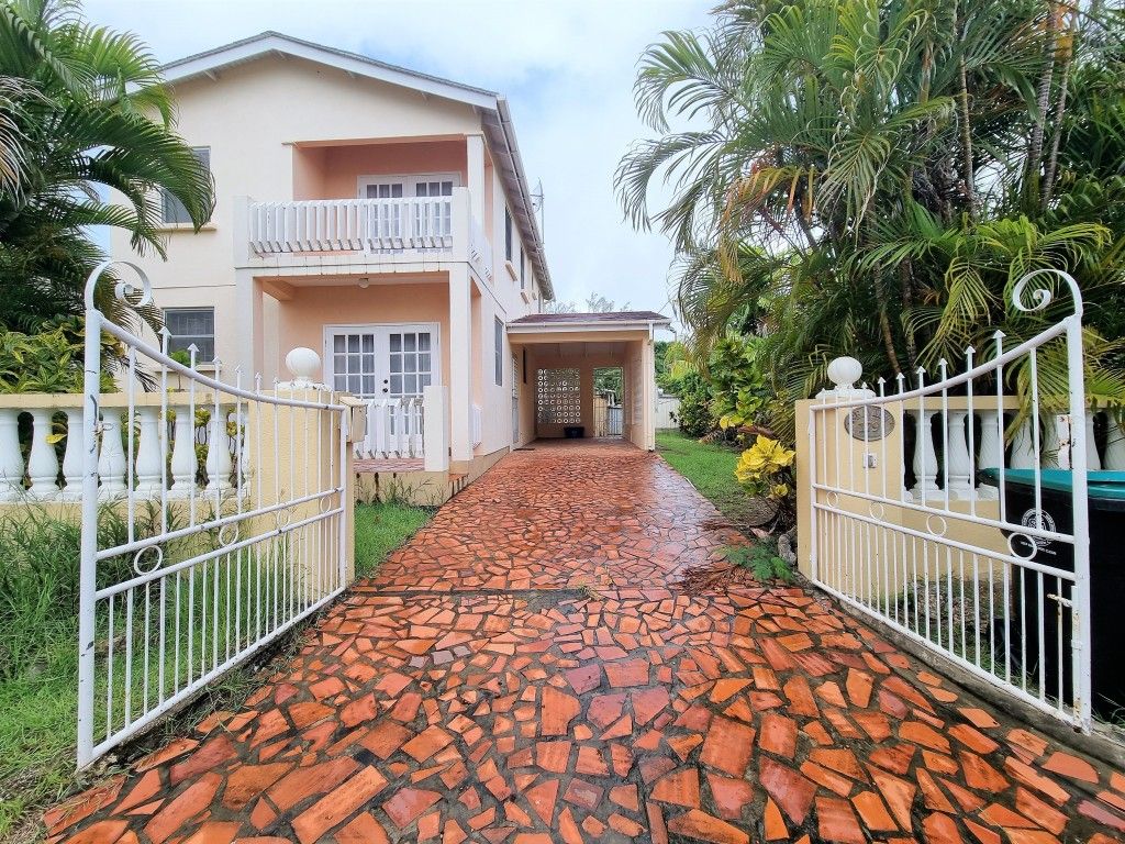 Property photo 1 of 28