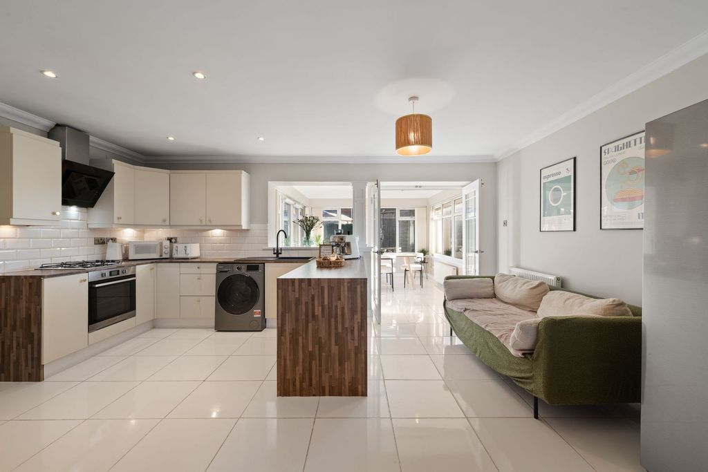 Property photo 2 of 47 Kitchen Area