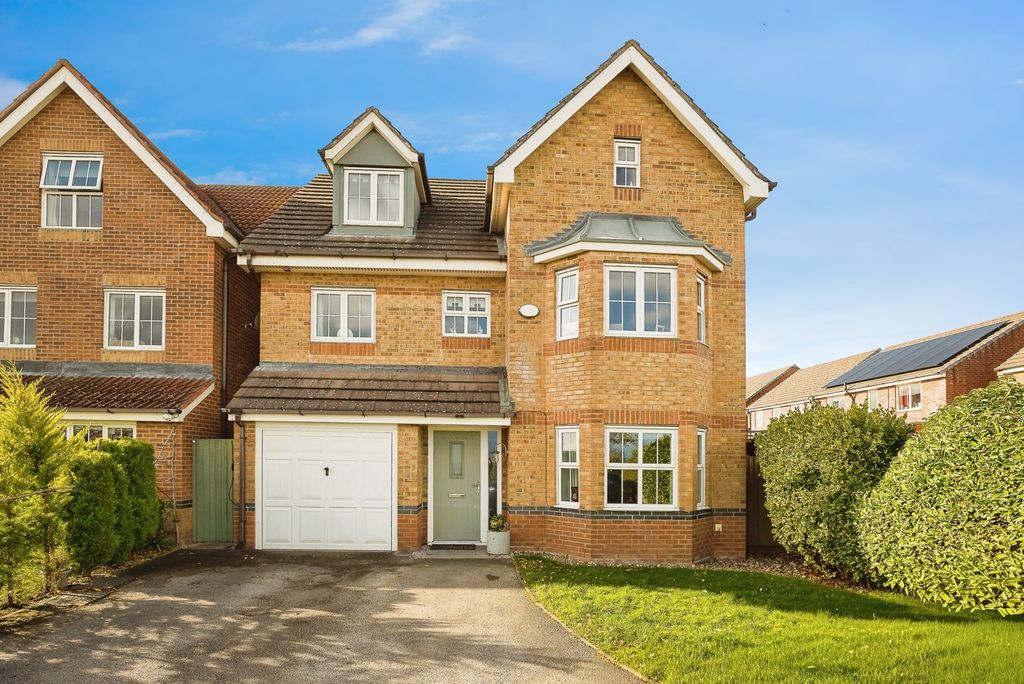 Property photo 1 of 28 Front