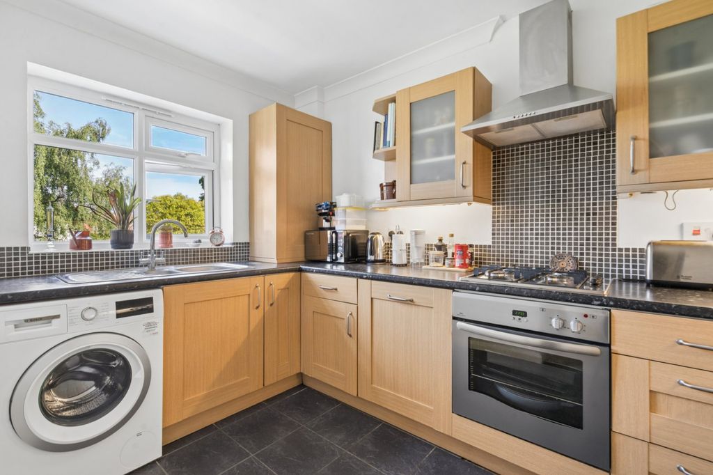 Property photo 2 of 18 Kitchen